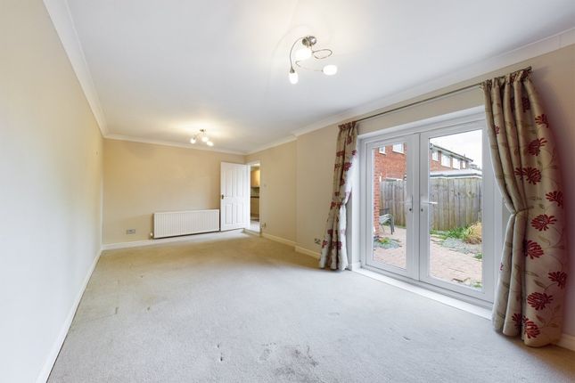 117, Woodcote Avenue, Warwickshire photo 2