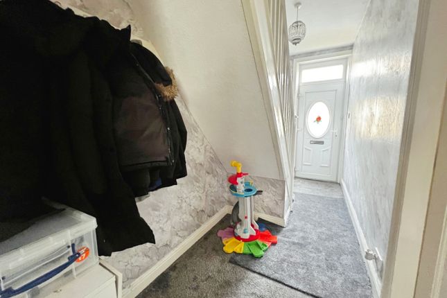 24, Whitehead Place, Bradford photo 3