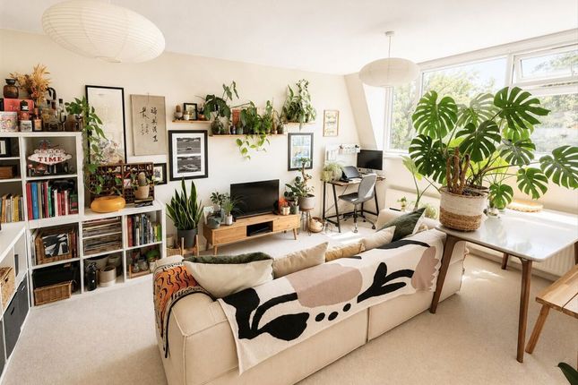 Flat 6, Westways, 43, Hamilton Road, London photo 2