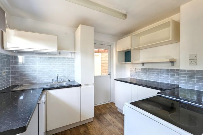 11, Dene Rise, Witney photo 4
