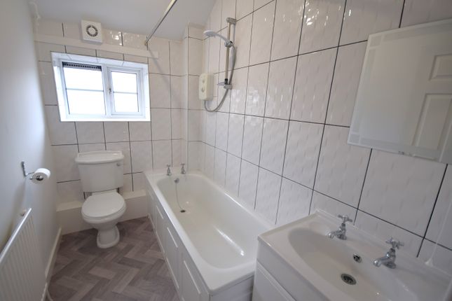 Terraced house to rent in Stanley Road, Stainforth, Doncaster