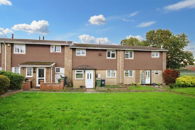 Thumbnail Property to rent in Rowan Close, Guildford
