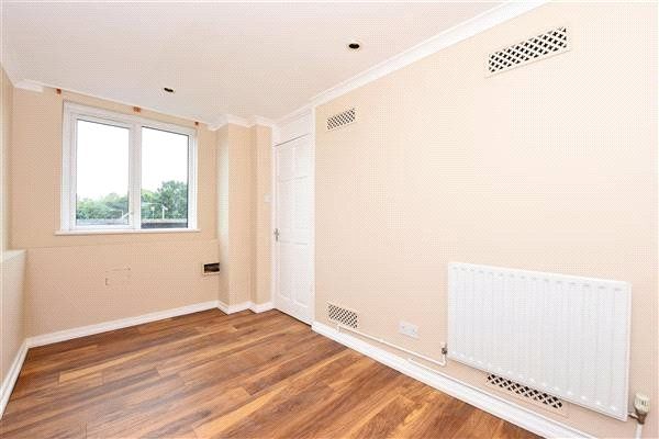 238, Dowdeswell Close, Putney photo 4