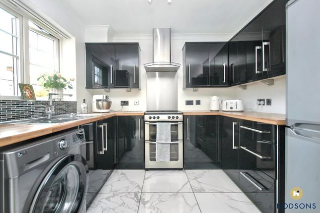 43, Mill Chase Road, Wakefield photo 5