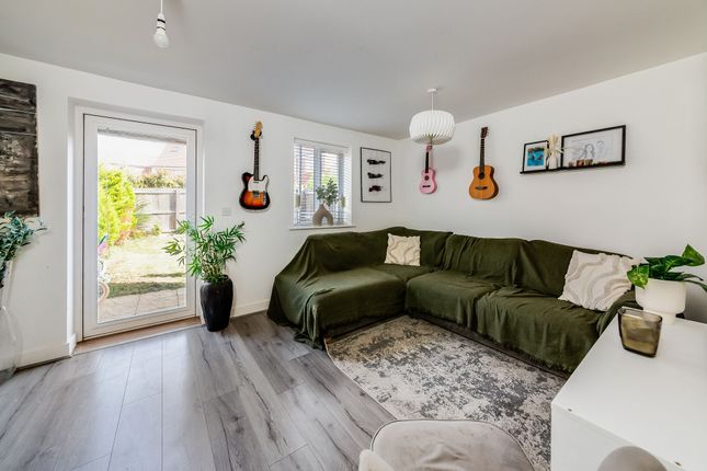 55 Chamomile Way, Didcot photo 3