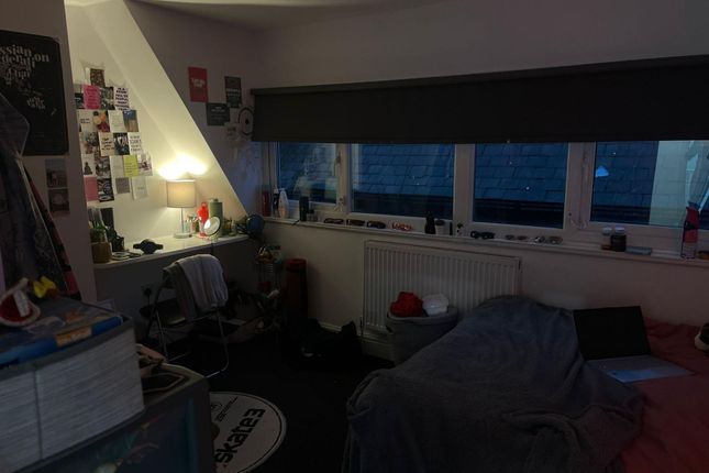 Cozy Bedroom With A Large Window Seat And Study No...