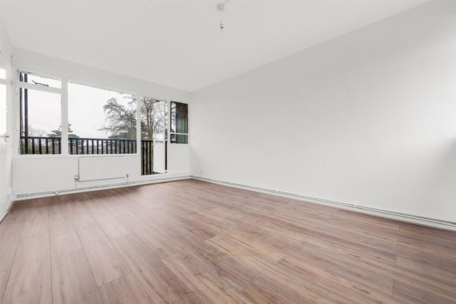 Thumbnail Flat to rent in Poynders Road, London