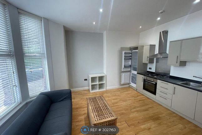 Flat, Greenfield Road, Liverpool photo 3