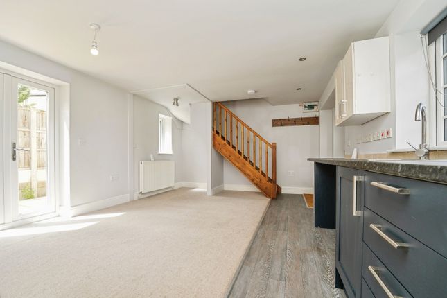 45, High Street, Dursley photo 4