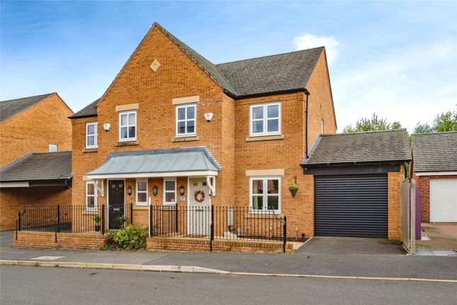 3-bed semi-detached on 9, Chimneypot Lane, Derbyshire, £225,000