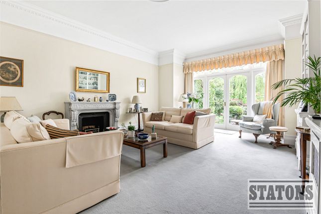 90, Galley Lane, Hertfordshire photo 4