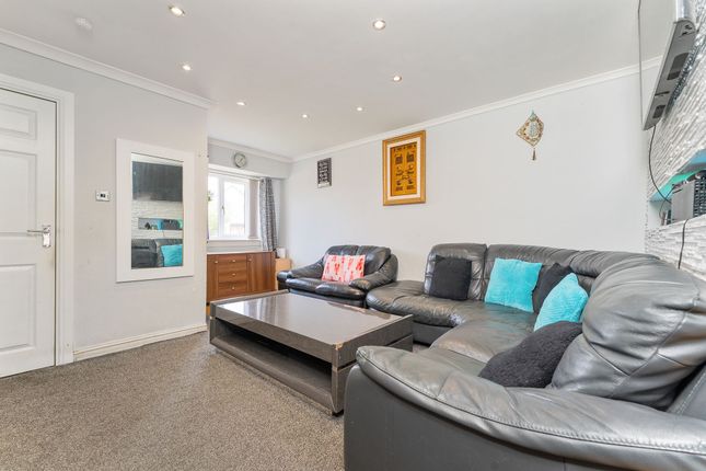 3 Woodlands Drive, Motherwell photo 4