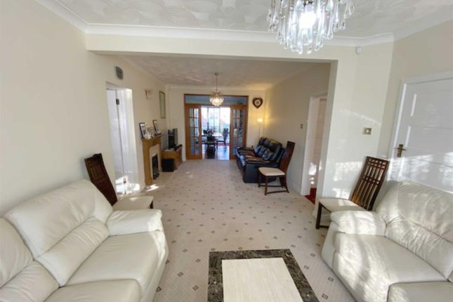 41, Craneswater Park, Southall photo 4