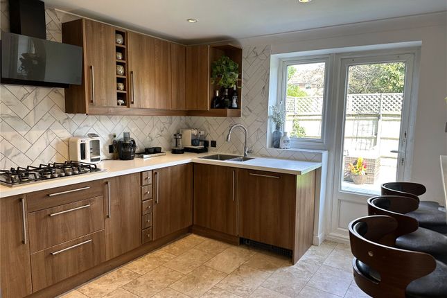1, Wynton Grove, Surrey photo 2