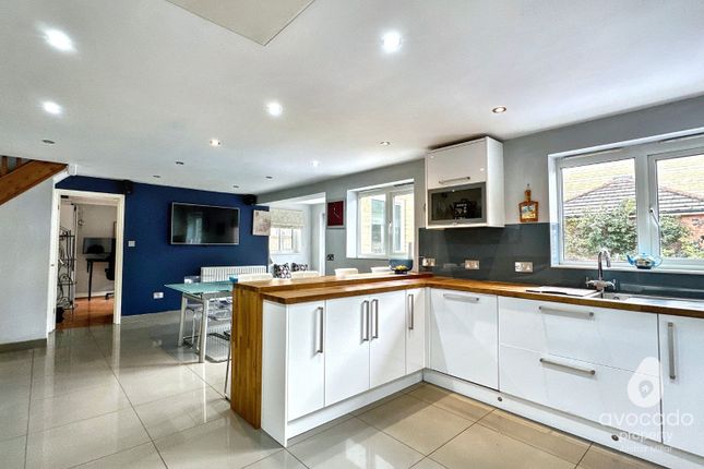 83 Lucerne Avenue, Bicester, Oxfordshire photo 3