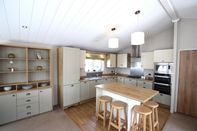Willerby Everleigh, Tarka Holiday Park, Braunton Road, Barnstaple photo 2