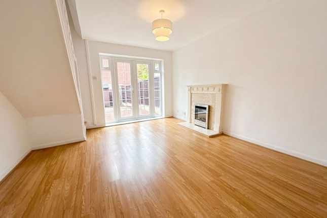 8 Creaton Court, Wigston photo 2