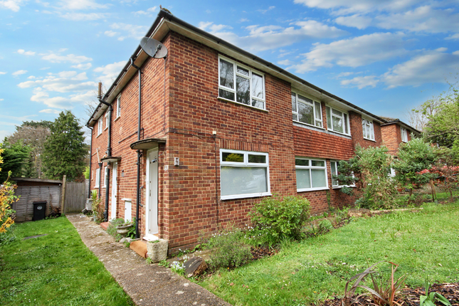 Thumbnail Maisonette to rent in Guildford Road, Great Bookham