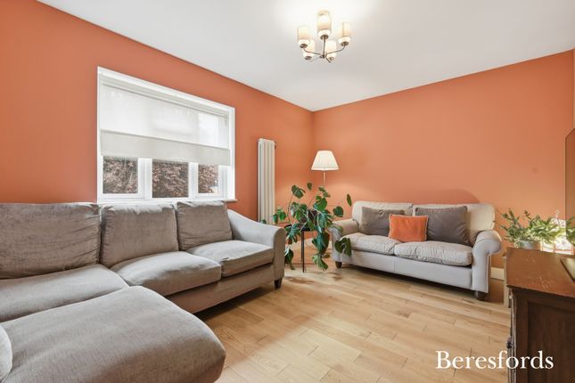 191, Roseberry Gardens, Upminster photo 4