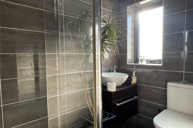 Gf Shower Room
