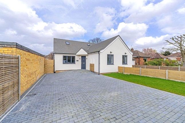 3-bed house on 70a, Hazel Way, Fetcham, £2,695/mo