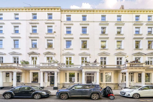 2-bed flat on St George's Square, Pimlico, £5,500/mo