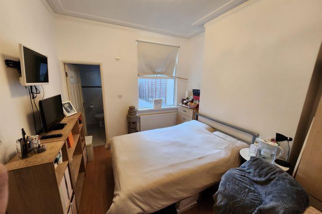 Studio house on Room 2, 72, Allison Road, London, £1,000/mo