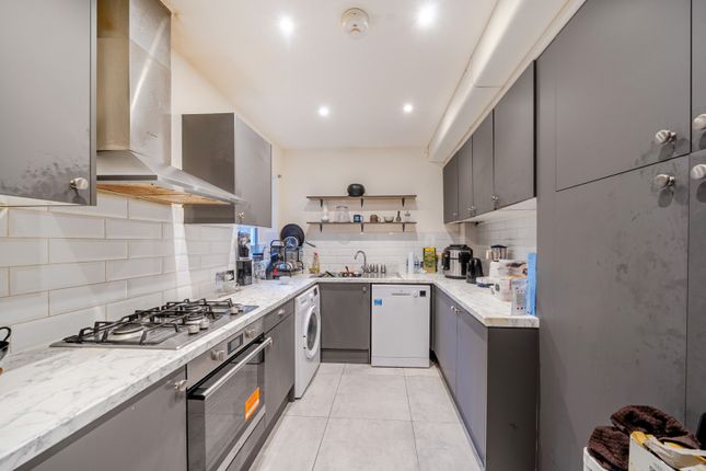 2, Welcote Drive, Middlesex photo 3