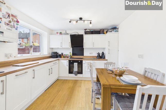 8 Bretton Gardens, Wolverhampton photo 4