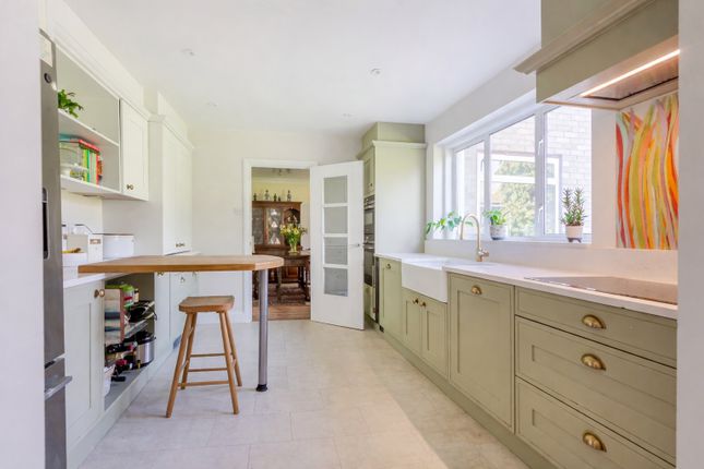 24, Tilsworth Road, Beaconsfield photo 2