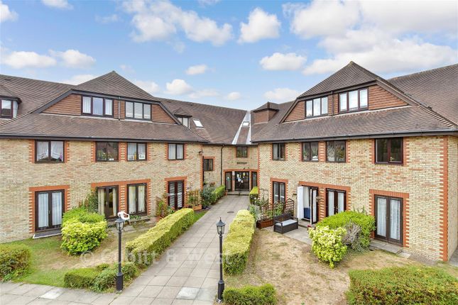 1-bed flat on Heydon Court, Deer Park Way, West Wickham, £90,000