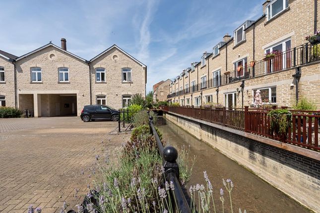 Thumbnail Flat to rent in Mill Street, Witney, Oxfordshire