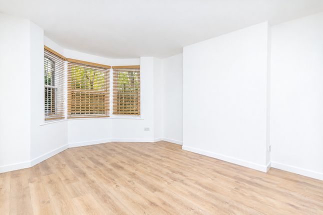 Flat A, 104, East Dulwich Road, London photo 2