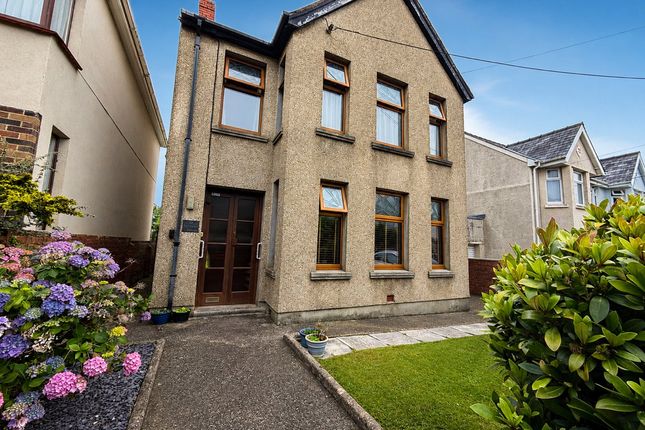 113, Waterloo Road, Milford Haven photo 2