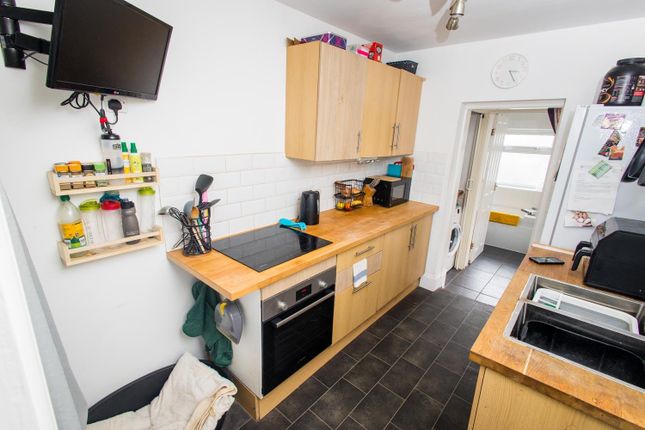 96, Phyllis Street, Barry photo 5