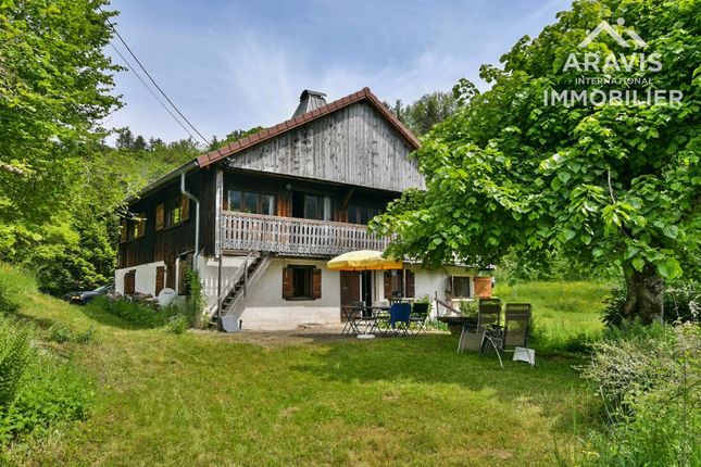 Farmhouse for sale in Rhône-Alpes, Haute-Savoie, Saint-Pierre-En-Faucigny