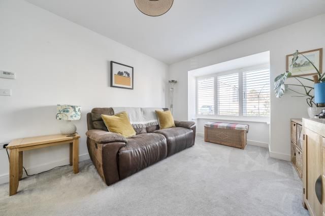 30, Maslin Elms, Aylesbury photo 3