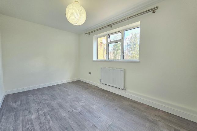 97, Moorfield Road, Uxbridge photo 5
