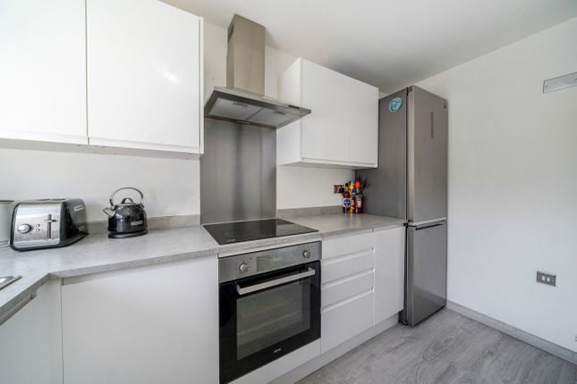 29, Radcliffe Way, Berkshire photo 4