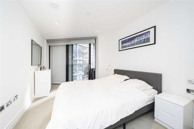 Flat for sale in Riverlight Quay, London