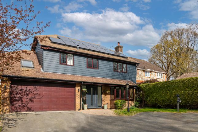 3 Weller Close Externals Sky.Jpg