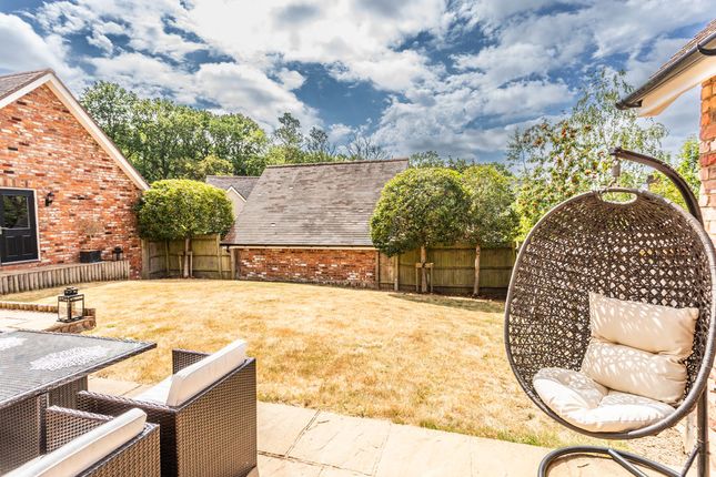 4, Monks Meadow, Haywards Heath photo 2