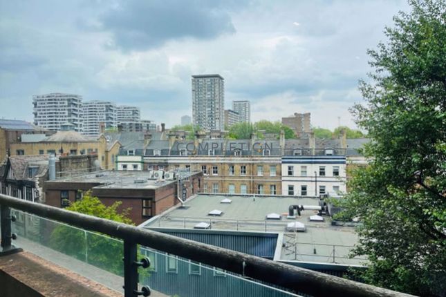 Flat for sale in South Wharf Road, London