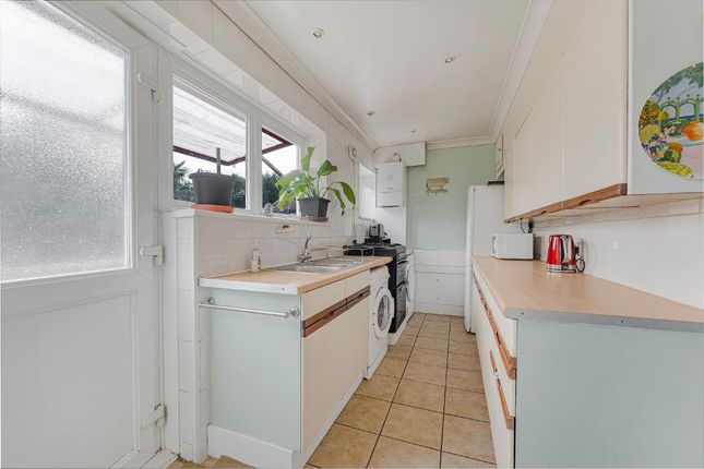 38, Toynbee Road, Wimbledon Chase photo 4