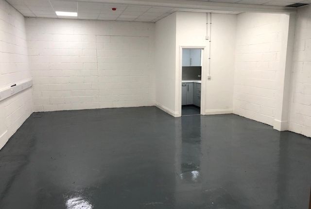Light industrial to let in Howard Way, Newport Pagnell