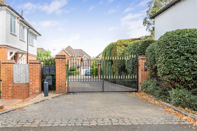 All Hallows Road, Caversham photo 2