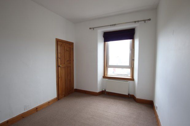 Flat to rent in Queen Street, Newport-On-Tay