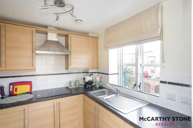 Flat for sale in 21 St Clements Court, South Street, Atherstone