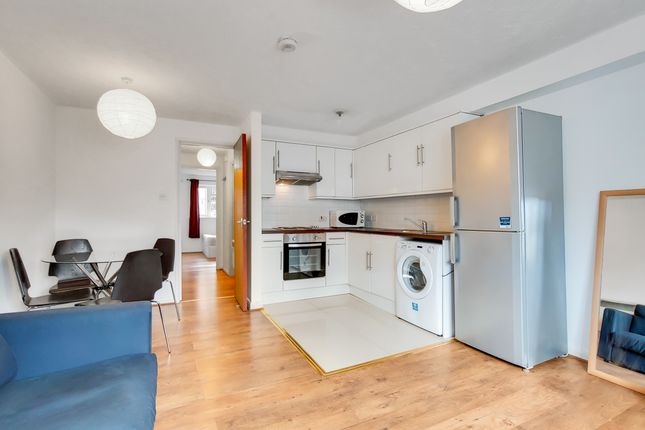 24 Ambassador Square, London photo 4