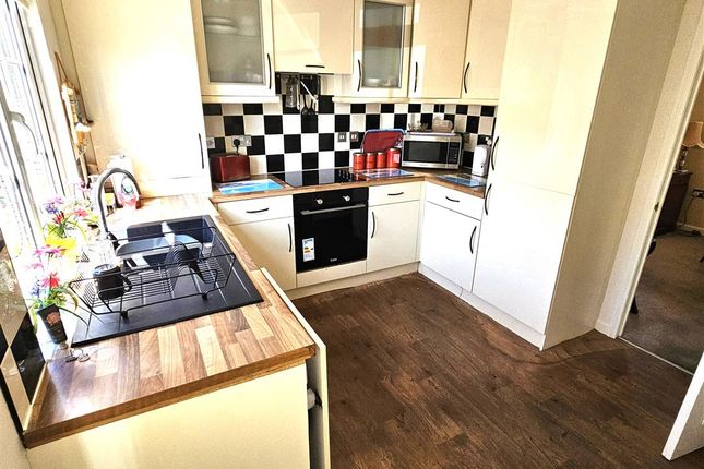 6 Landa Grove Park, Welbeck Place, Newark photo 2